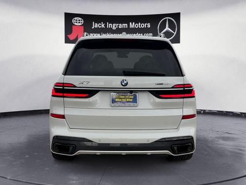 2023 BMW X7 xDrive40i