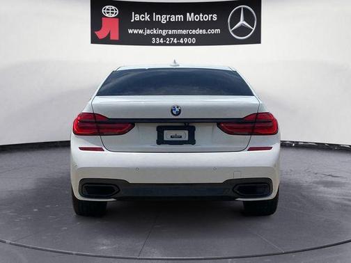 2018 BMW 740 i