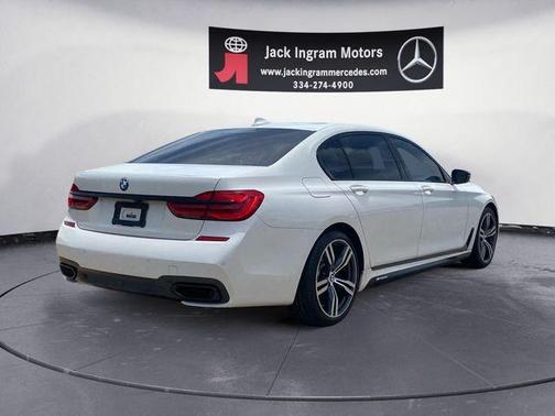 2018 BMW 740 i