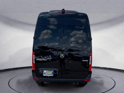 2025 Mercedes-Benz Sprinter 2500 144 WB Standard Roof Passenger