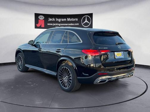 2026 Mercedes-Benz GLC 300 Base