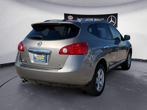 2011 Nissan Rogue SV