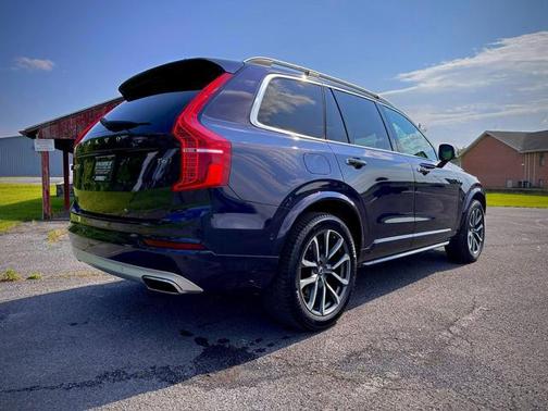 2017 Volvo XC90 T6 Momentum