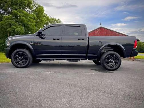 2017 RAM 2500 Big Horn Crew Cab 4x4 6'4' Box