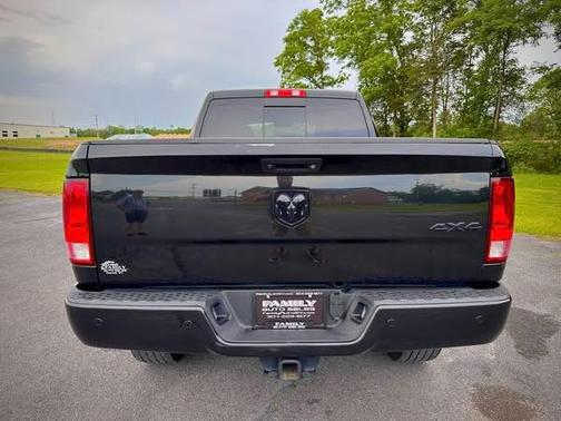 2017 RAM 2500 Big Horn Crew Cab 4x4 6'4' Box