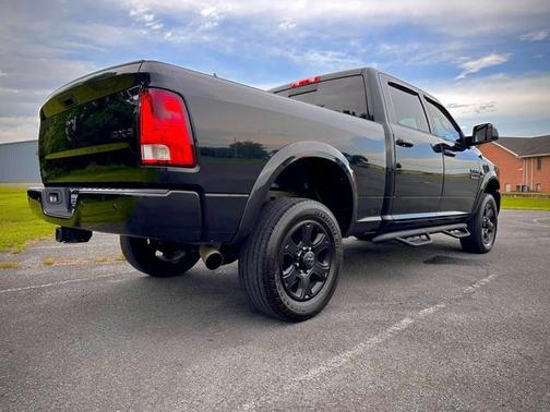 2017 RAM 2500 Big Horn Crew Cab 4x4 6'4' Box