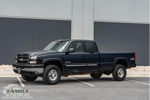 2006 Chevrolet Silverado 2500 LS H/D Extended Cab