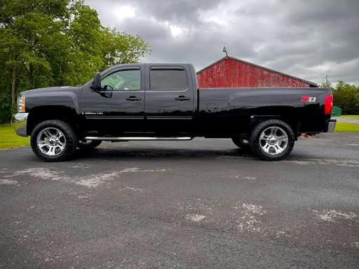 2009 Chevrolet Silverado 2500 LT Crew Cab