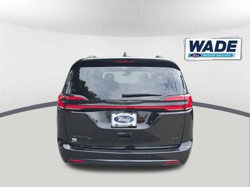 Diamond Black 2024 Chrysler Pacifica TOURING L