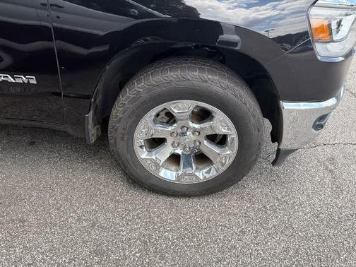 Diamond Black Crystal Pearlcoat 2020 RAM 1500 BIG HORN/LONE STAR