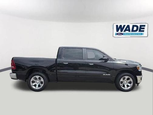 Diamond Black Crystal Pearlcoat 2020 RAM 1500 BIG HORN/LONE STAR