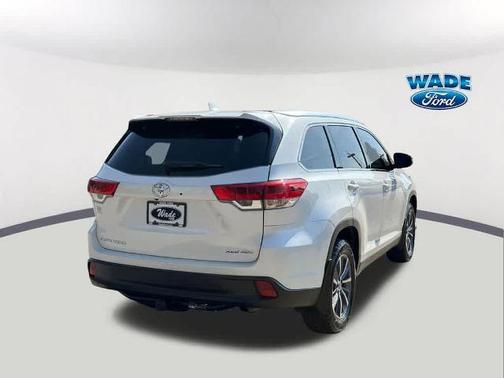 Blizzard Pearl 2019 Toyota Highlander XLE