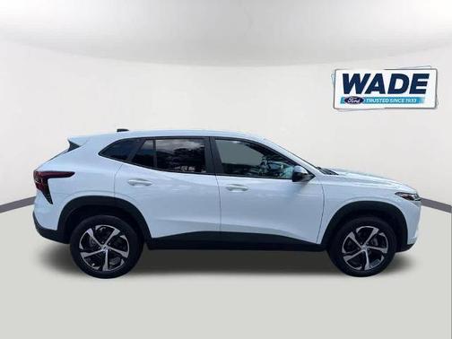 Summit White 2024 Chevrolet Trax 1RS