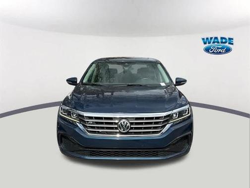 2020 Volkswagen Passat 2.0T R-LINE