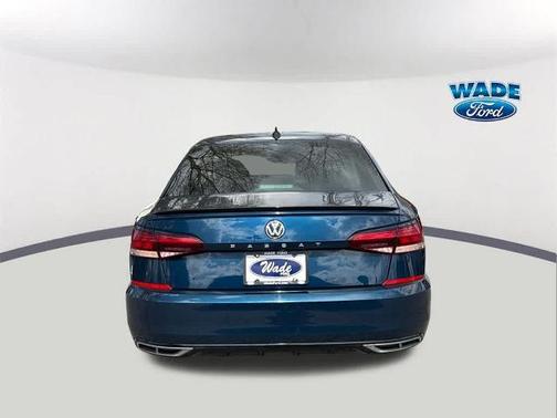 2020 Volkswagen Passat 2.0T R-LINE