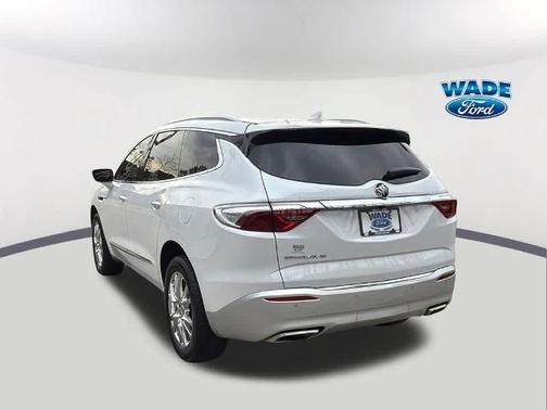 White Frost Tricoat 2023 Buick Enclave ESSENCE