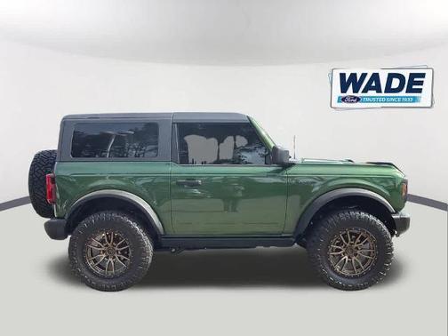 ERUPTION GREEN METALLIC 2024 Ford Bronco BLACK DIAMOND