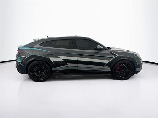 2025 Lamborghini Urus SE