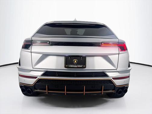 2023 Lamborghini Urus S