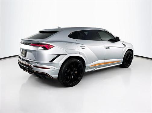 2023 Lamborghini Urus S