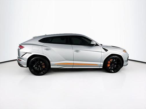 2023 Lamborghini Urus S