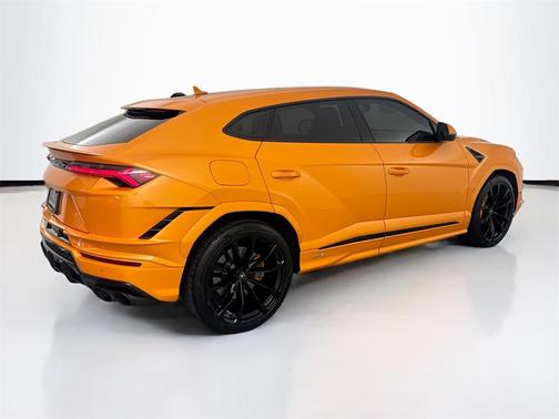 2024 Lamborghini Urus S