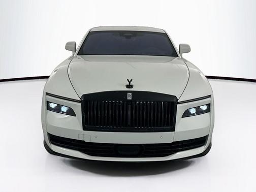 Arctic White 2025 Rolls-Royce Spectre