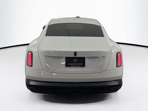 Arctic White 2025 Rolls-Royce Spectre
