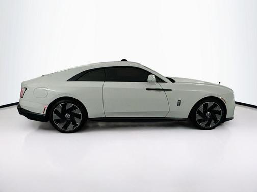 Arctic White 2025 Rolls-Royce Spectre