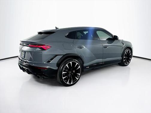 2024 Lamborghini Urus S