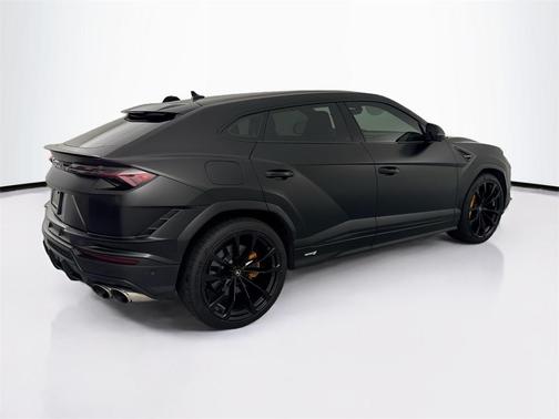 2024 Lamborghini Urus S