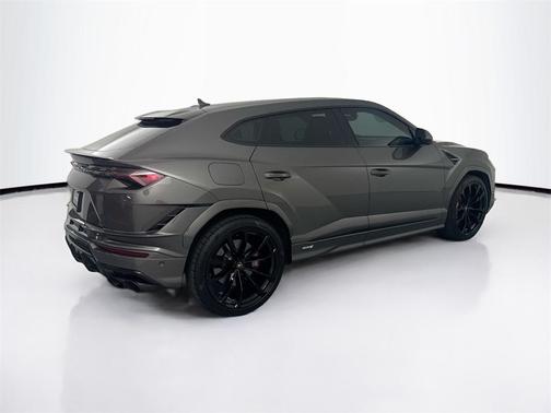 2024 Lamborghini Urus S