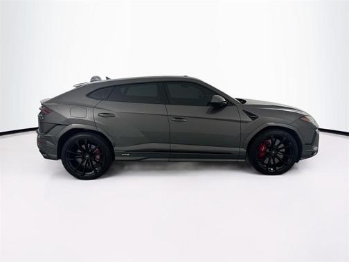2024 Lamborghini Urus S