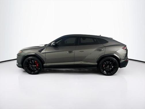2022 Lamborghini Urus Graphite Capsule