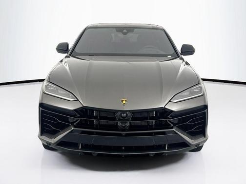 2025 Lamborghini Urus SE