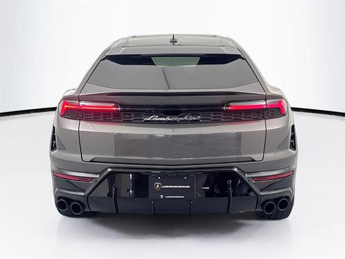 2025 Lamborghini Urus SE