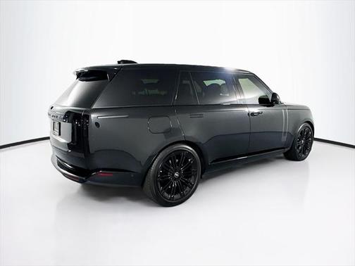 2025 Land Rover Range Rover P530 SE 7 Seat
