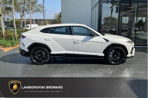 2022 Lamborghini Urus Graphite Capsule