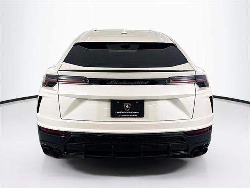 2022 Lamborghini Urus Graphite Capsule