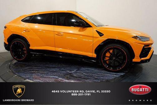 2021 Lamborghini Urus Pearl Capsule