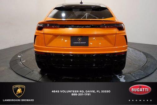 2021 Lamborghini Urus Pearl Capsule