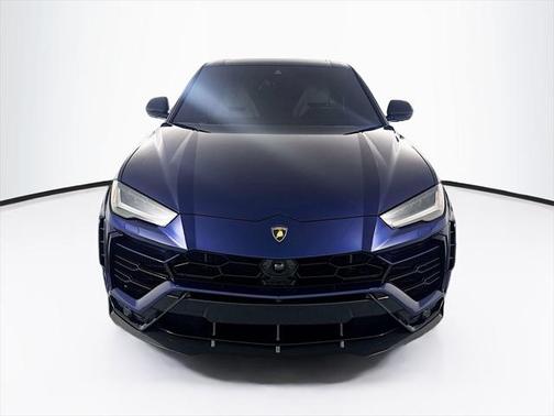 2022 Lamborghini Urus Graphite Capsule