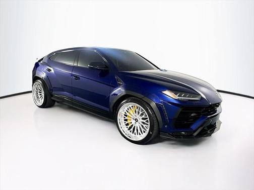 2022 Lamborghini Urus Graphite Capsule