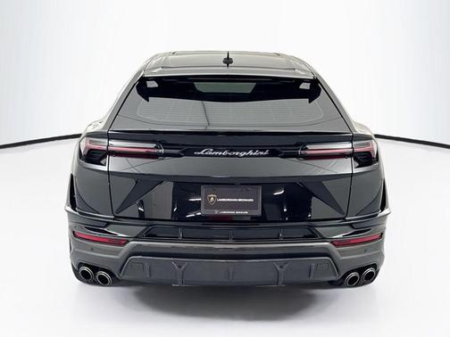 Black 2024 Lamborghini Urus Performante