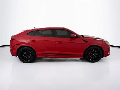 2024 Lamborghini Urus S