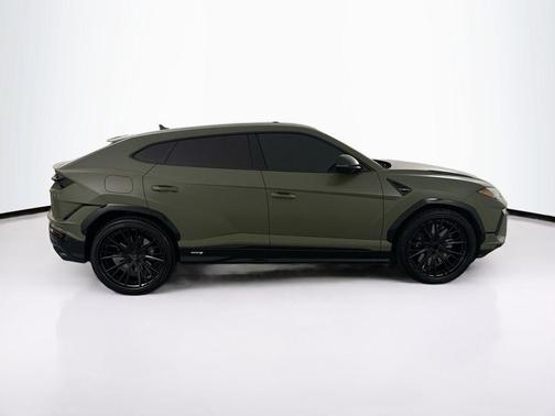 2024 Lamborghini Urus S