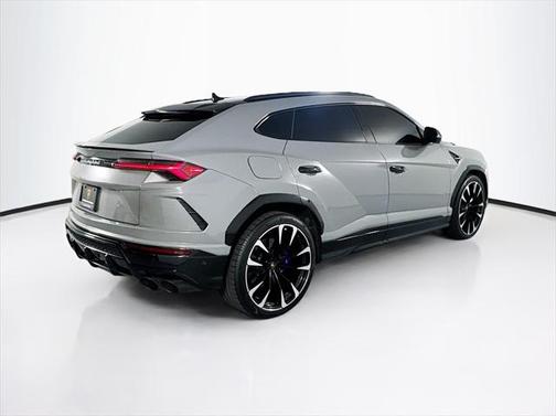 2019 Lamborghini Urus Base