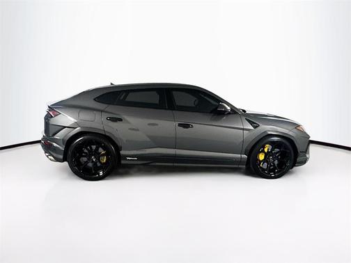 2024 Lamborghini Urus Performante