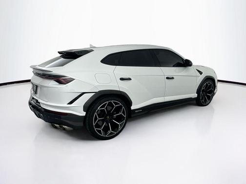 Bianco Icarus Metallic 2024 Lamborghini Urus Performante