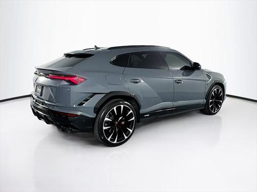 2024 Lamborghini Urus S